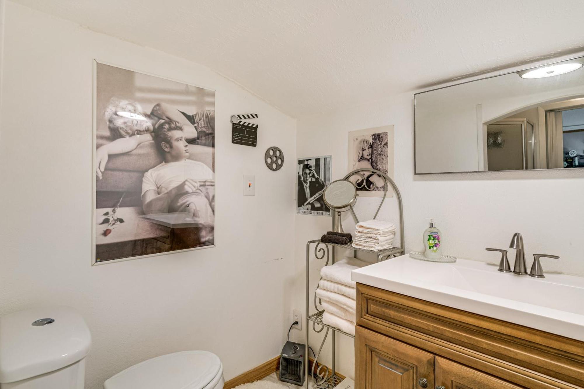 College Station Getaway With Hot Tub And Courtyard! Villa Kültér fotó